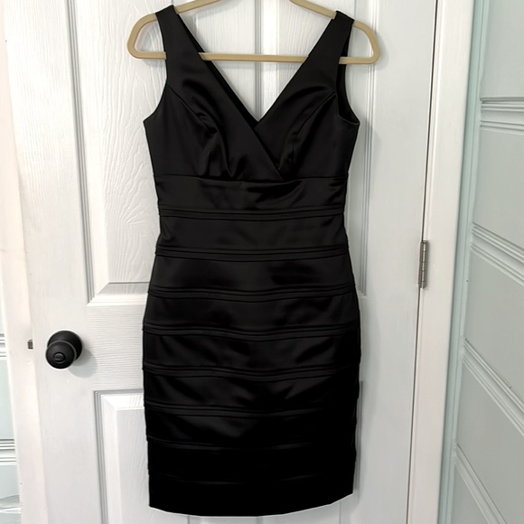 Little black dress - Picture 1 of 3